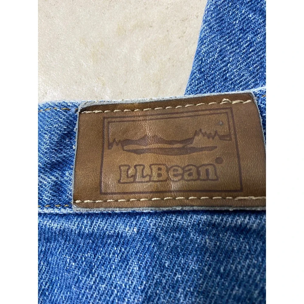 LL Bean Women Jeans Blue Denim Straight Leg Classic Fit Size 16 Medium Insulated